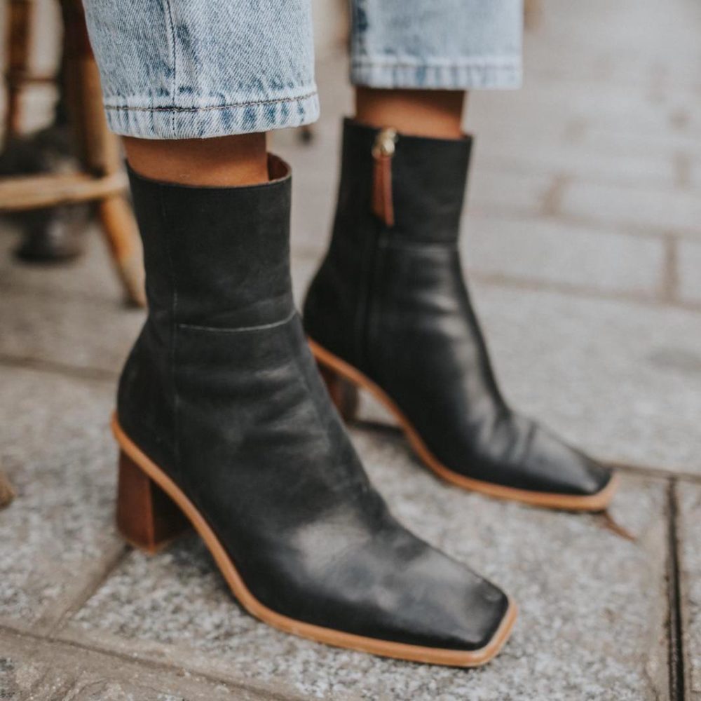 west-black-vintage-boots-alohas-772819_1296x